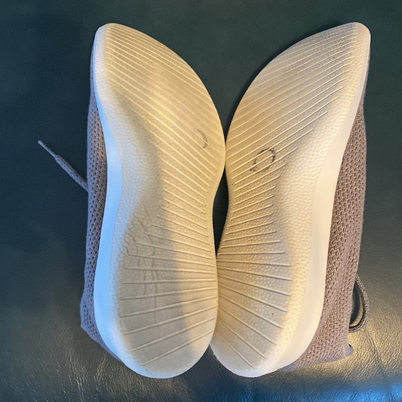 allbirds Sneakers - Picture 7 of 10